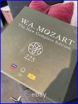 Mozart 225 The New Complete Edition English Version